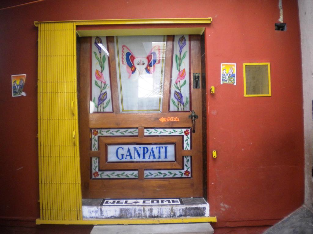 Ganpati Guest House Varanasi Luaran gambar